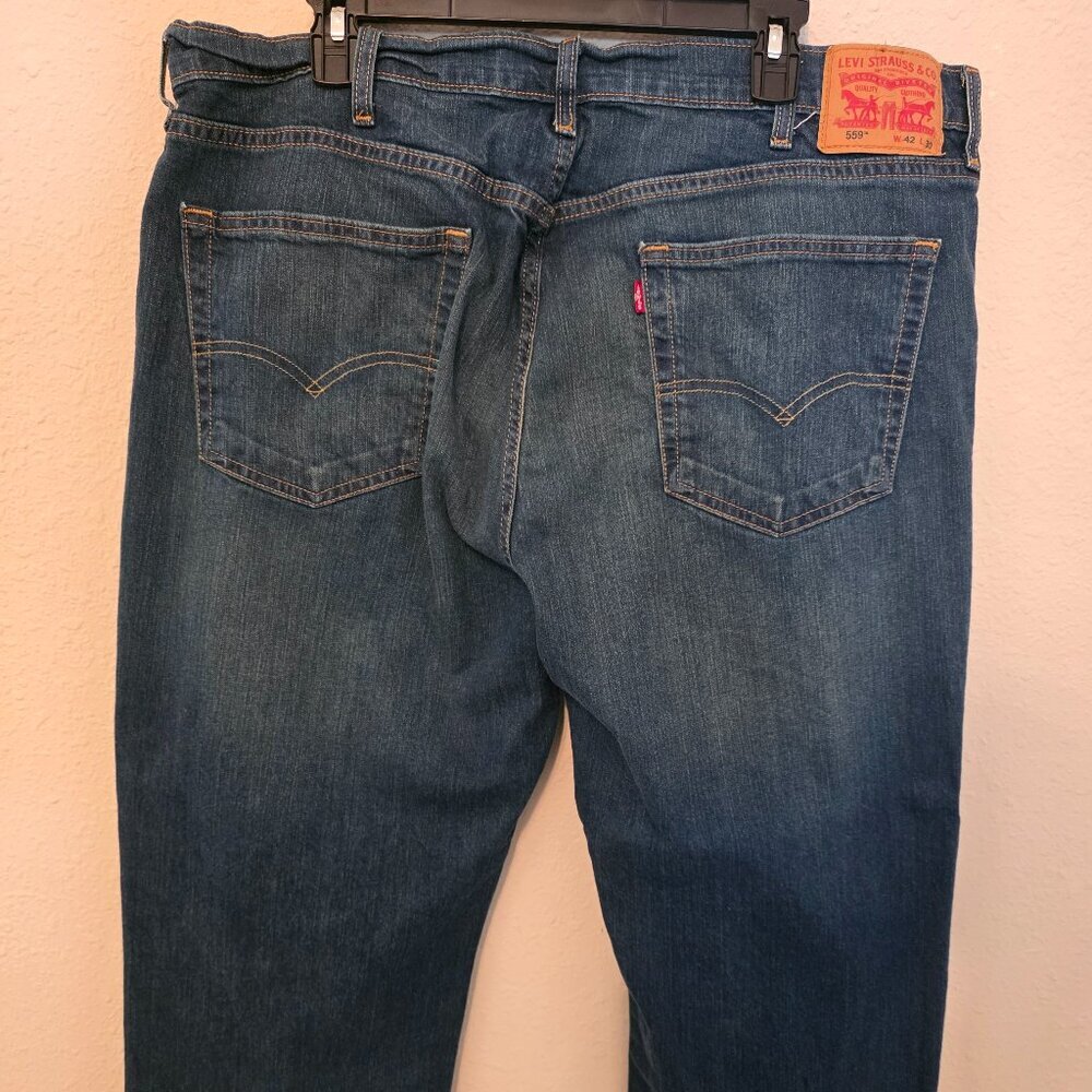 Men's Levi's 559 Relaxed Fit Straight leg denim jeans, size 42"x30". - Picture 2 of 6